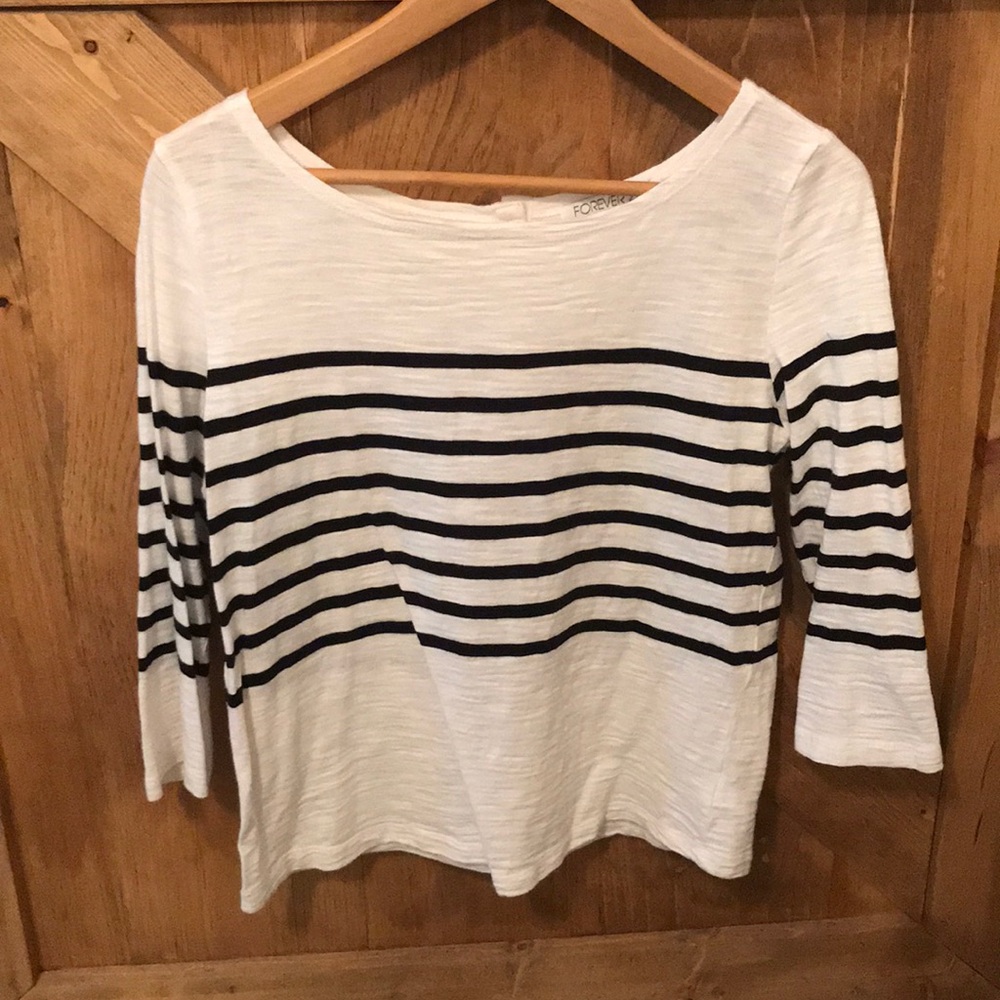 Black and white stripped mid sleeve cotton shirt.
